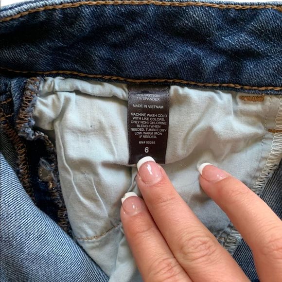 Express Shorts - Picture 3 of 4